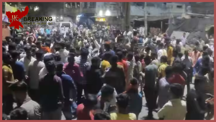 Jamshedpur Violence: Clash between two groups in Jamshedpur, Jharkhand, arson of shops with stone pelting