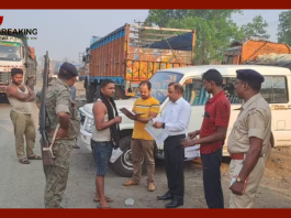 Jharkhand Breaking News!The constable had to slap the truck driver, the drivers blocked the highway demanding an apology