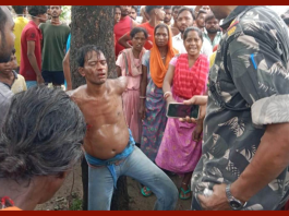 Jharkhand Breaking News! The young man was tied to a tree and beaten till he was half dead, it took four hours for the administration to get rid of the angry mob.