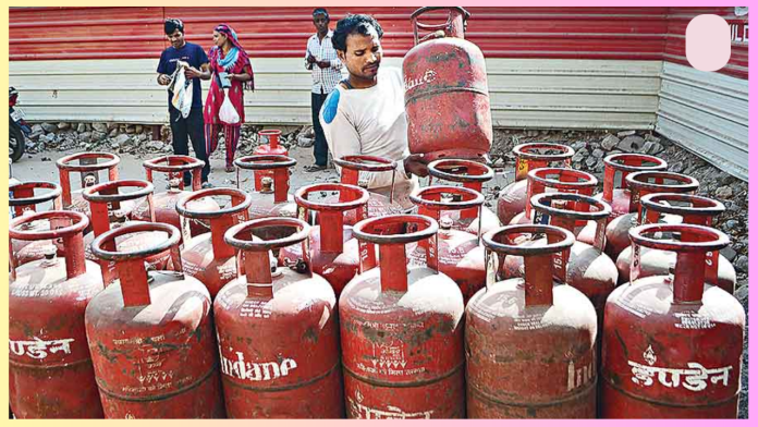 LPG Cylinder Price: Relief from inflation, LPG cylinder became cheaper by 31 rupees, know how much it will cost in your city now