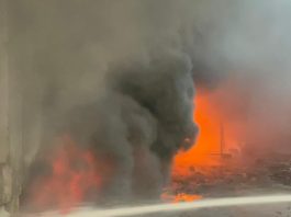 Gran explosión en fábrica : Massive fire after explosions in firecracker factory in Harda, MP, 25 people burnt, many feared trapped, VIDEO