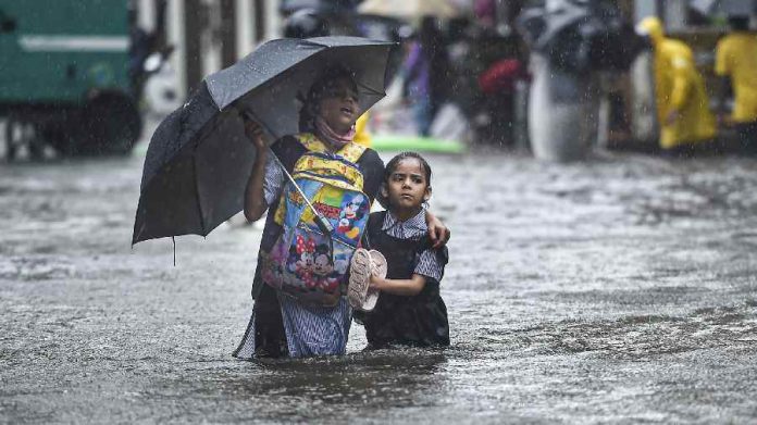 Jharkhand News! Meteorological Department issued red alert for heavy rain and lightning in Jharkhand, all schools up to class 12 closed