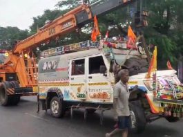 Jharkhand News! Kanwariyas' vehicle collided with an electric pole in Jharkhand, 5 died due to electric shock, many injured