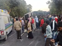 Jharkhand News : Horrific road accident in Hazaribagh, Jharkhand, 3 people died on the spot, 10 injured